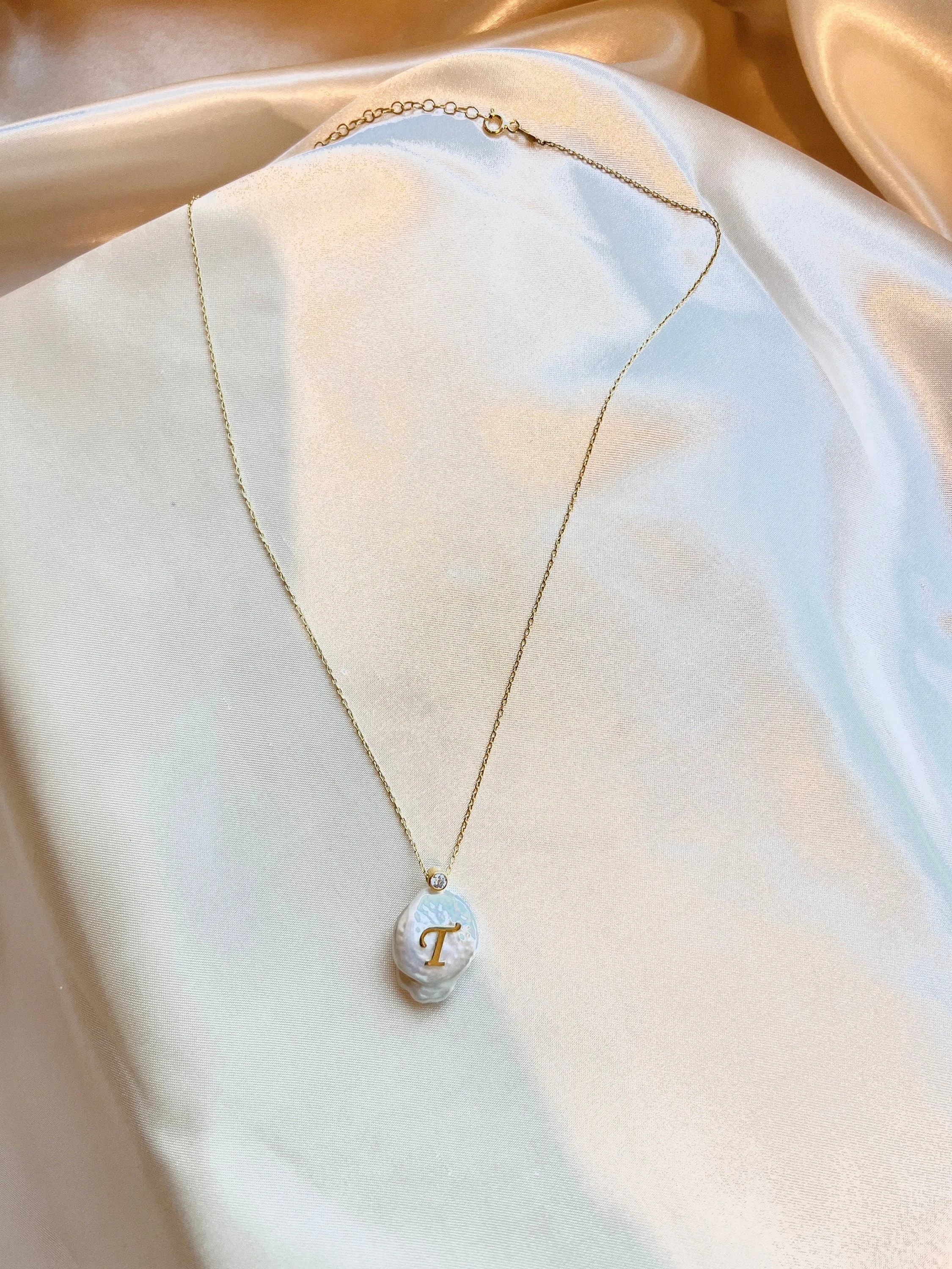 Baroque Pearl initial Necklace in Gold| Pearl Drop Necklace in Rose Gold| Monogram Letter Necklace in Silver| Pearl Layering Necklaces
