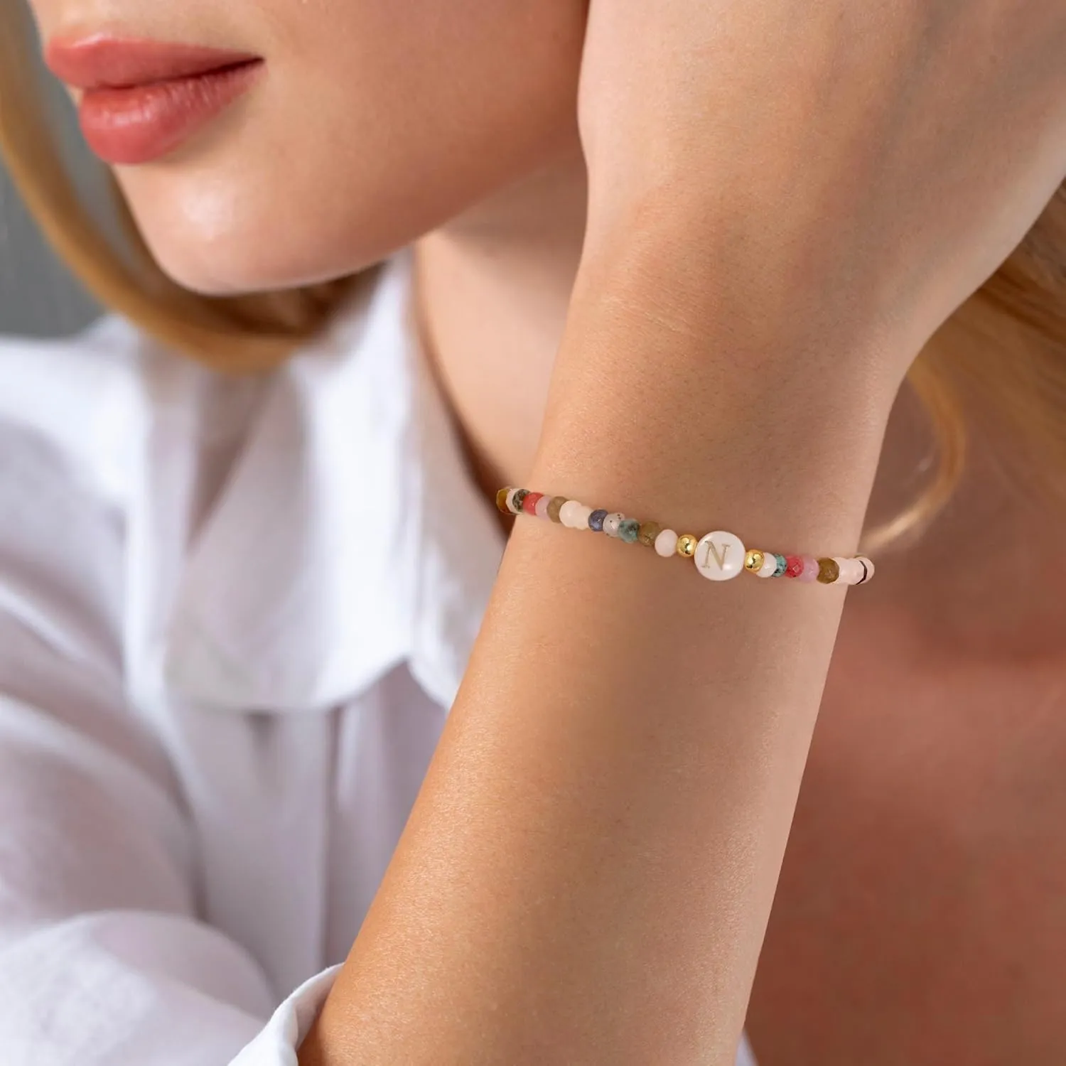 Crystal Beaded Bracelets for Girls Beaded Initial Bracelet Birthday Gift Colorful Beaded Stretch Bracelets for Women Dainty Letter Bracelet Friendship Bracelet Teen Girl Gifts