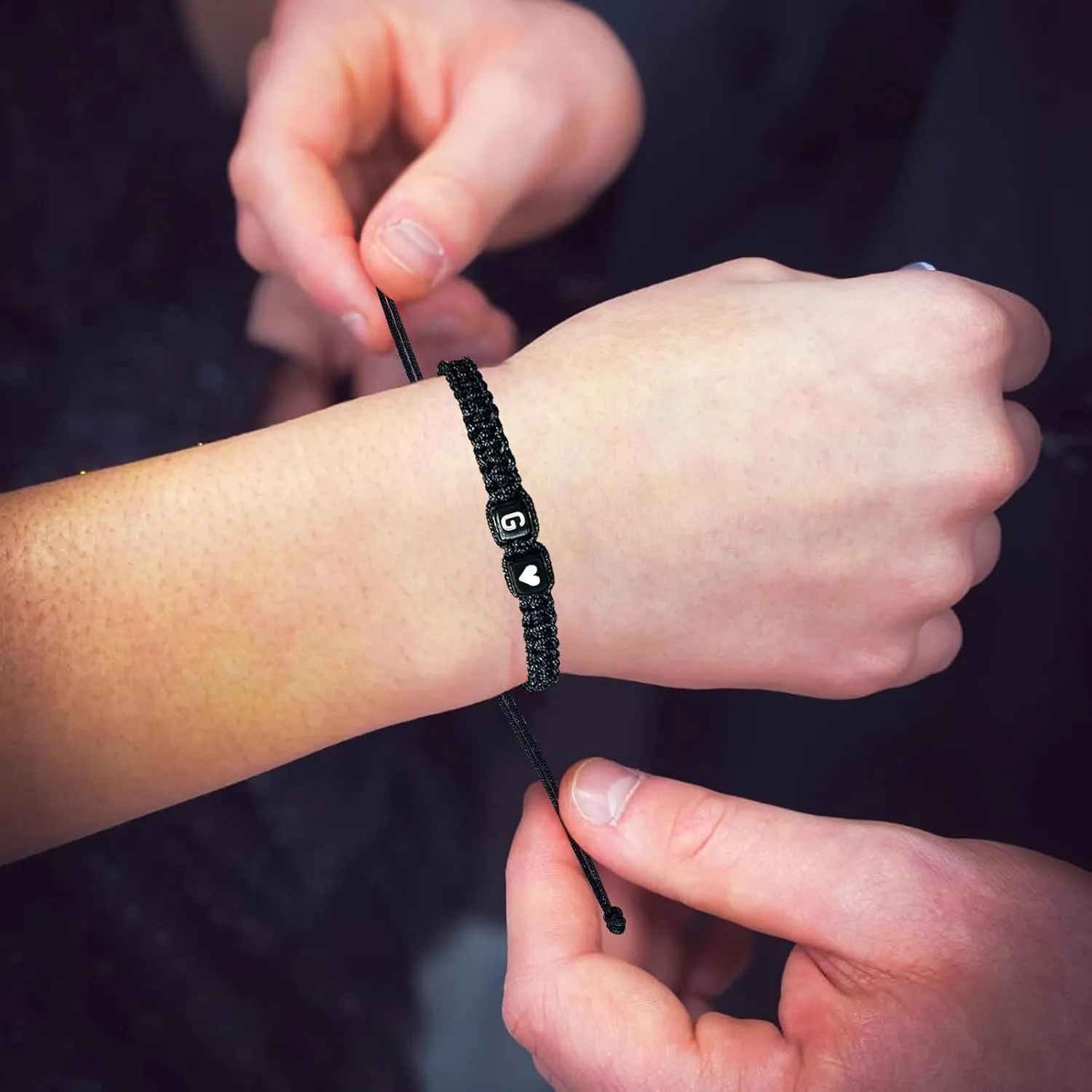Matching Couple Bracelets Letter Initial Bracelet for Men Women Cute Anniversary Couple Gifts Long Distance Couple Gifts for Him Her Boyfriend Girlfriend Mother Daughter Gift (G)