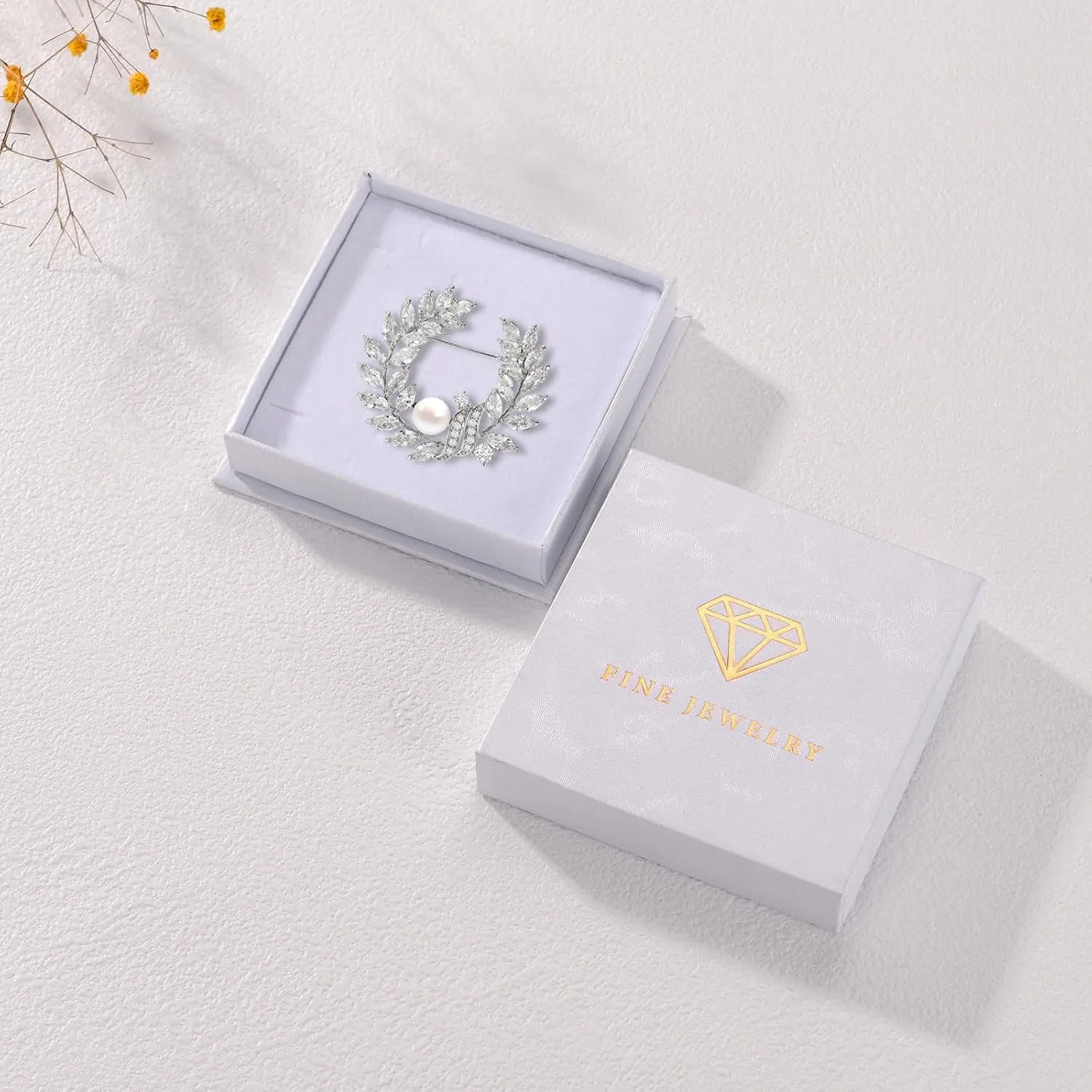 Round Circle Brooch Rhinestone Crystal Brooch 18k Gold Plated Lapel Pin Jewelry Gifts for Women Men