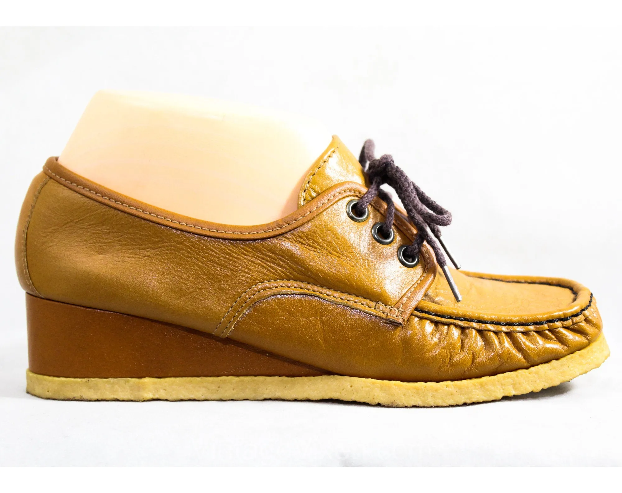 Size 7 1/2 Leather Shoes - Brown Sneaker Style 1960s Casual Shoes with Lace Up - Cute 60s Tan with Top Stitching & Lacing - 7.5 M Deadstock